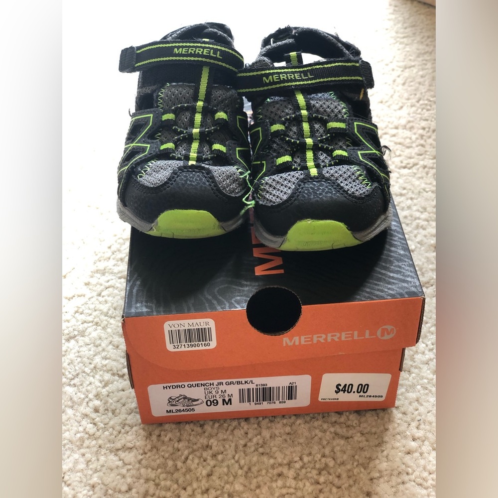 Toddler size 9, Merrell Hydro Quench Jr sandals